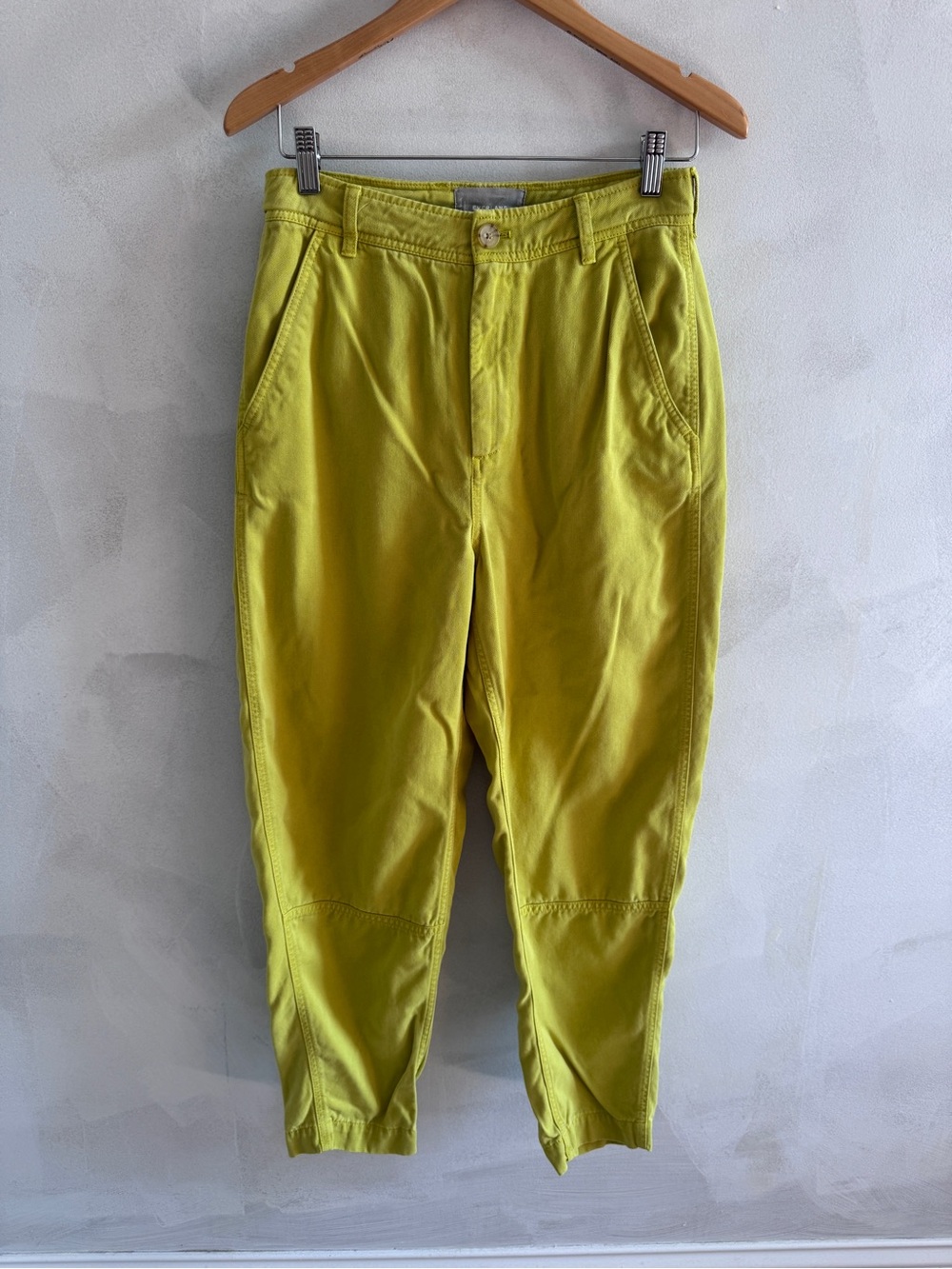 Everlane - High Waisted Balloon Leg Chino Pants in Chartreuse